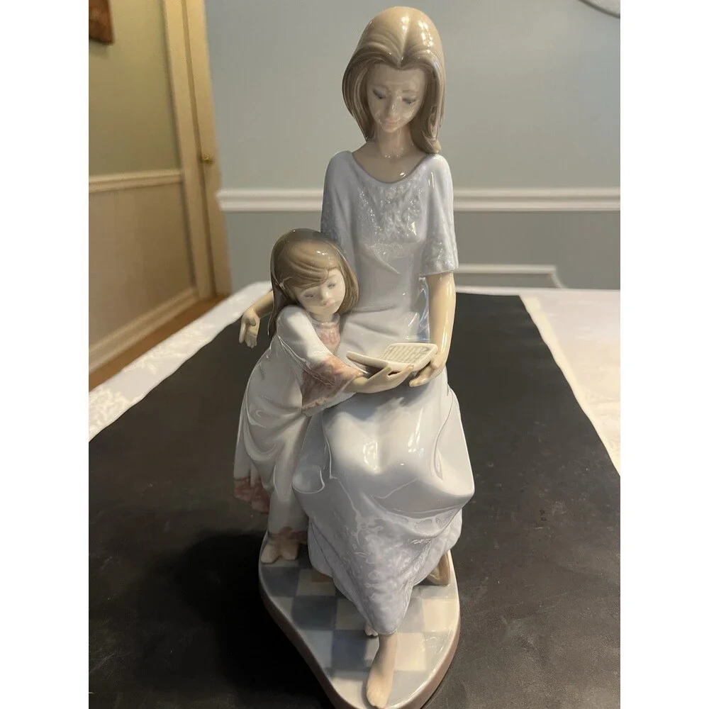 Lladro #5457 BEDTIME STORY Figurine Mother Daughter PERFECT CONDITION!
